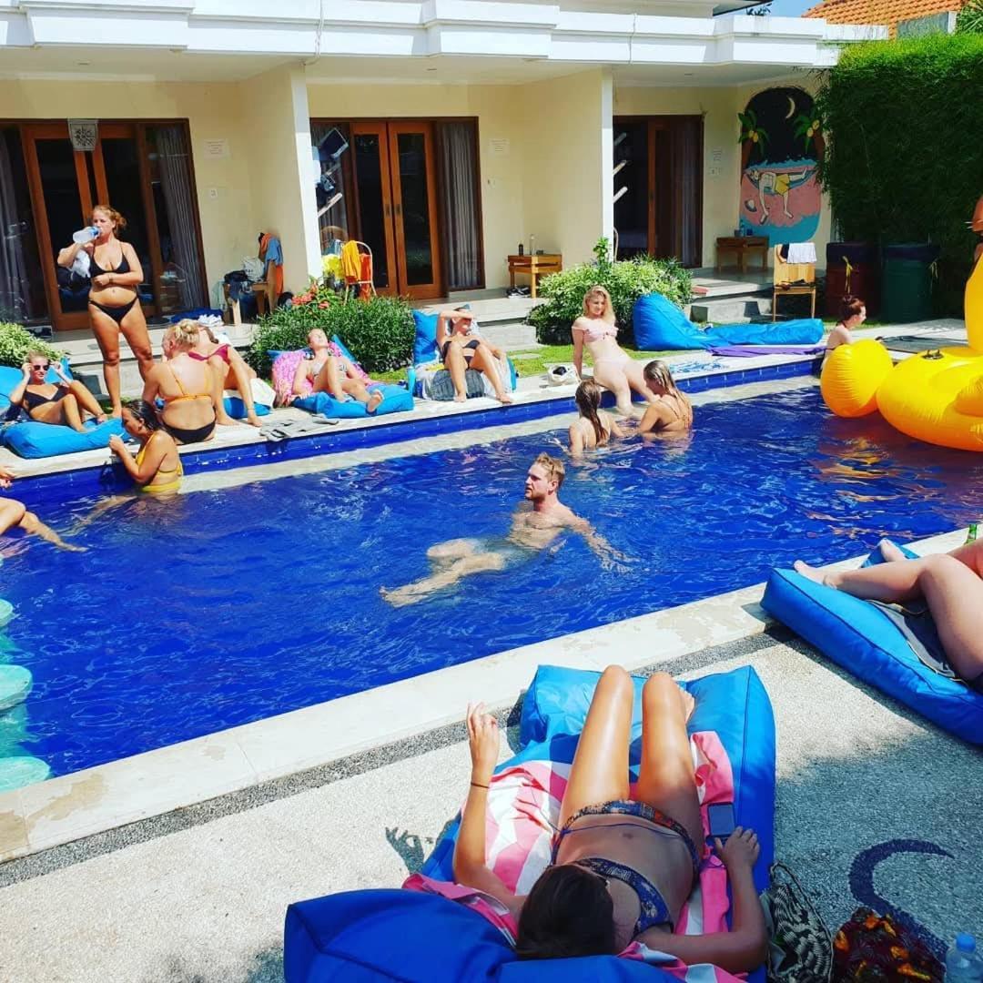 Castaway Hostel Canggu  Luaran gambar